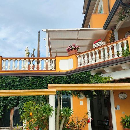 B&B "Raggio Di Sole" เลกัสเทลลา ภายนอก รูปภาพ